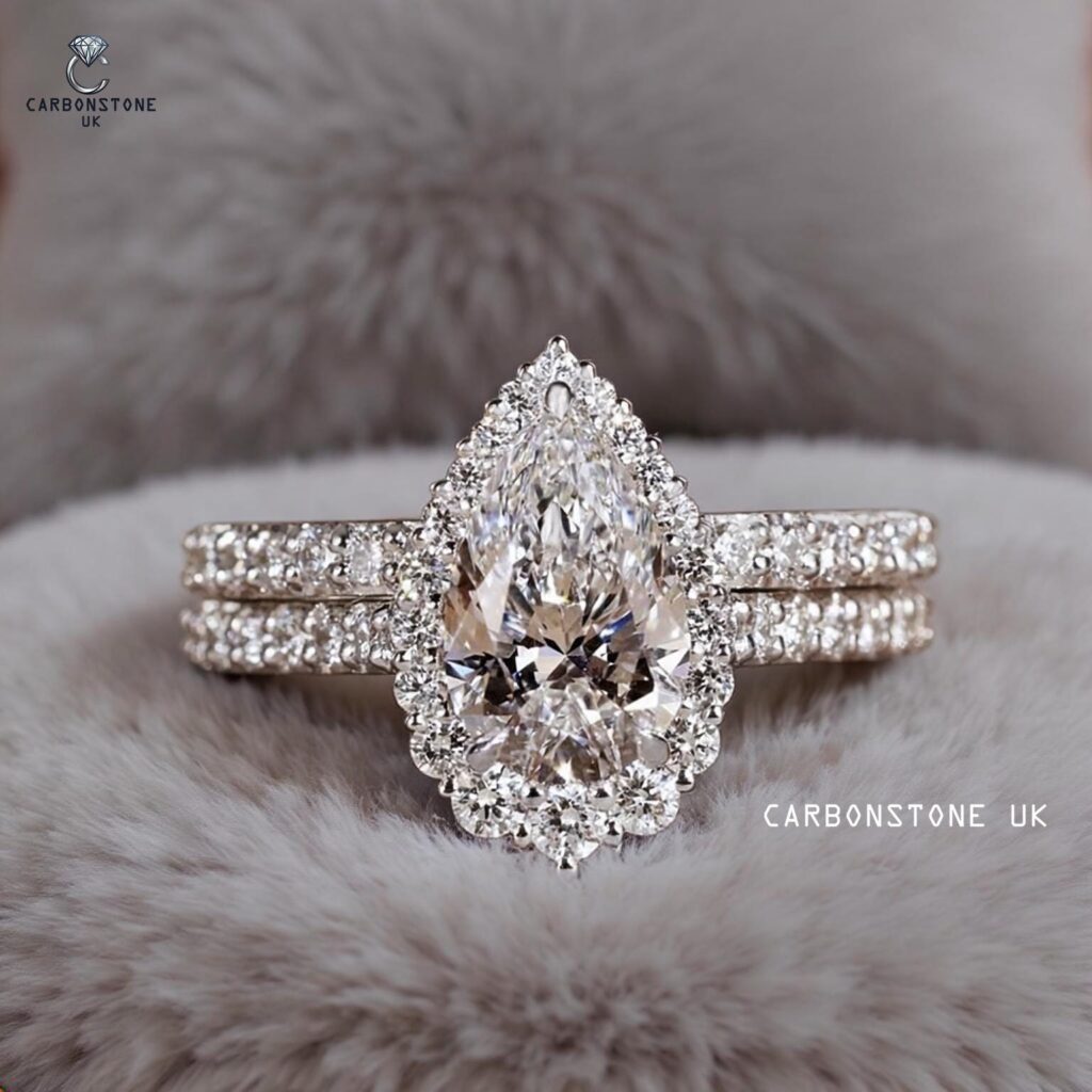 Teardrop Pear Cut Bridal Set in Rose Gold