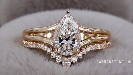Tiara Pear Cut Bridal Set in Platinum