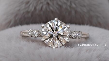 Solitaire Round Cut Engagement Ring in Platinum