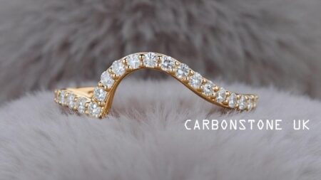 Ocean Wave Round Cut Wedding Band in Yellow Gold