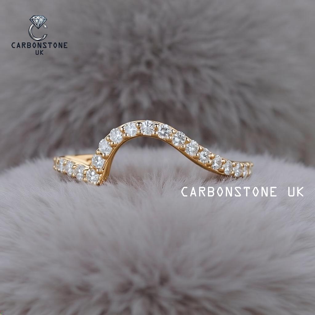 Ocean Wave Round Cut Wedding Band in Yellow Gold
