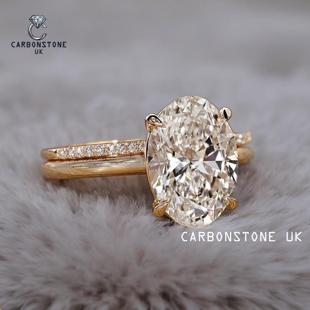Solitaire Round Cut Engagement Ring