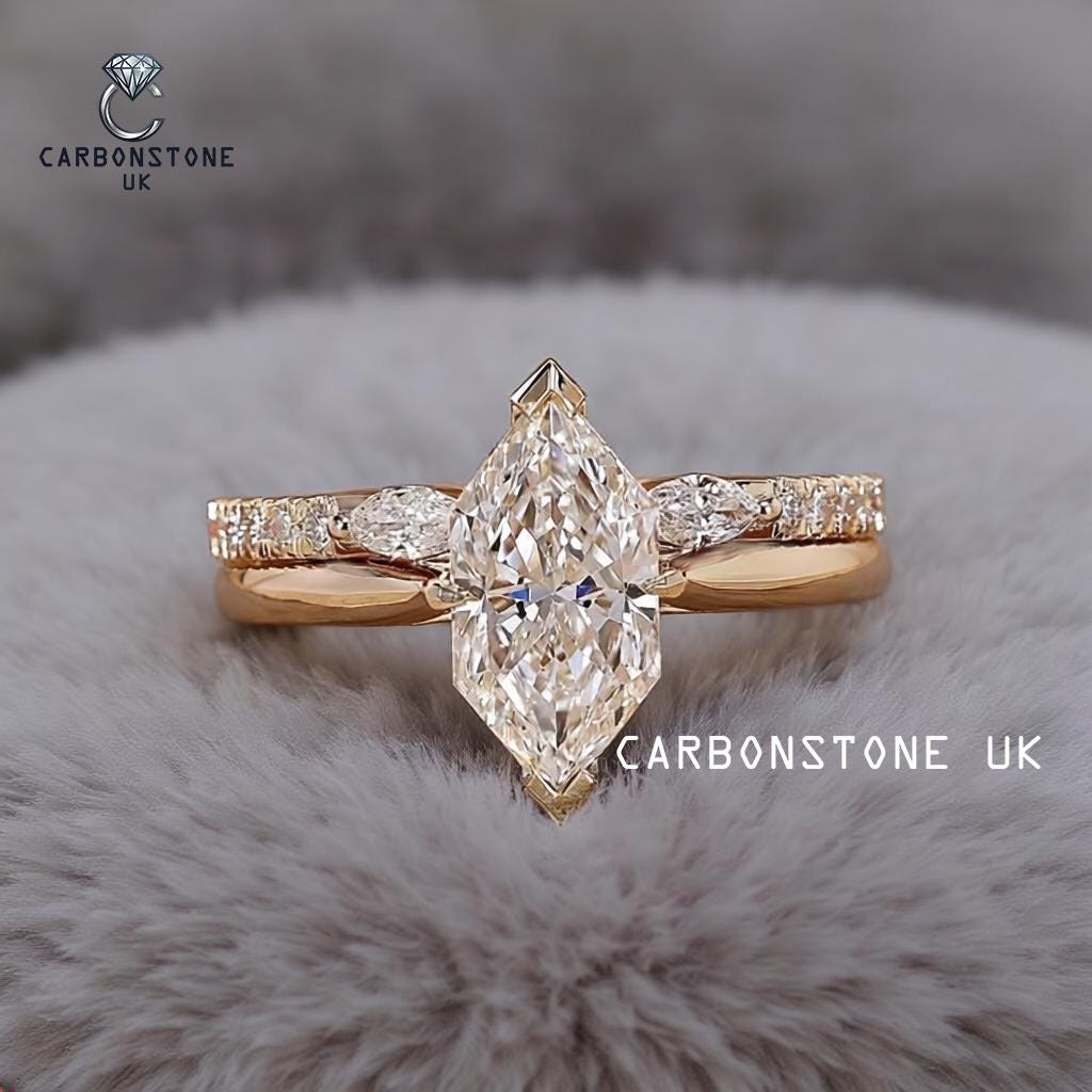 Dutch Marquise Cut Bridal Set in White Gold