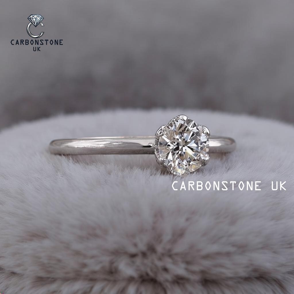Leaf Round Cut Engagement Ring in Platinum
