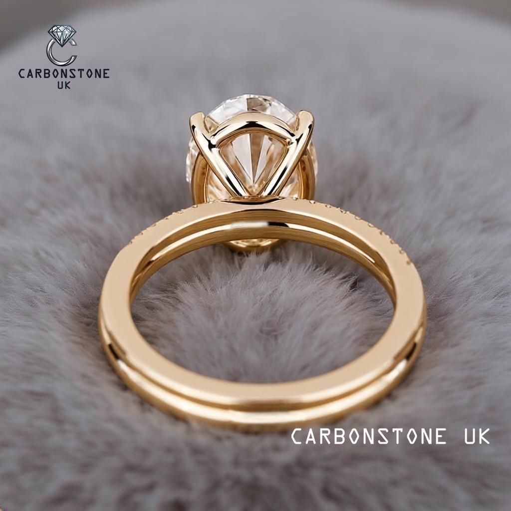 Solitaire Round Cut Engagement Ring