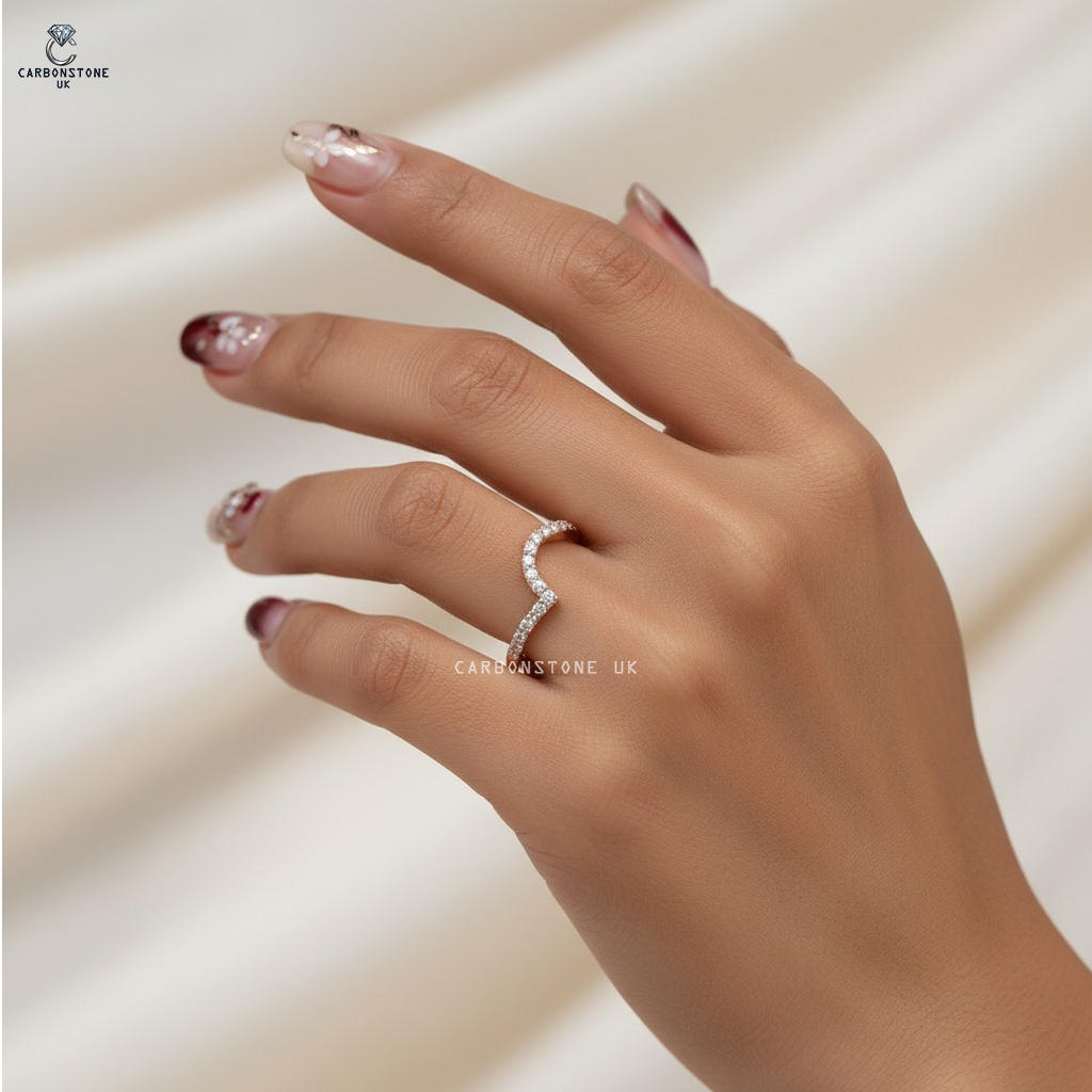 Ocean Wave Round Cut Wedding Band in Yellow Gold