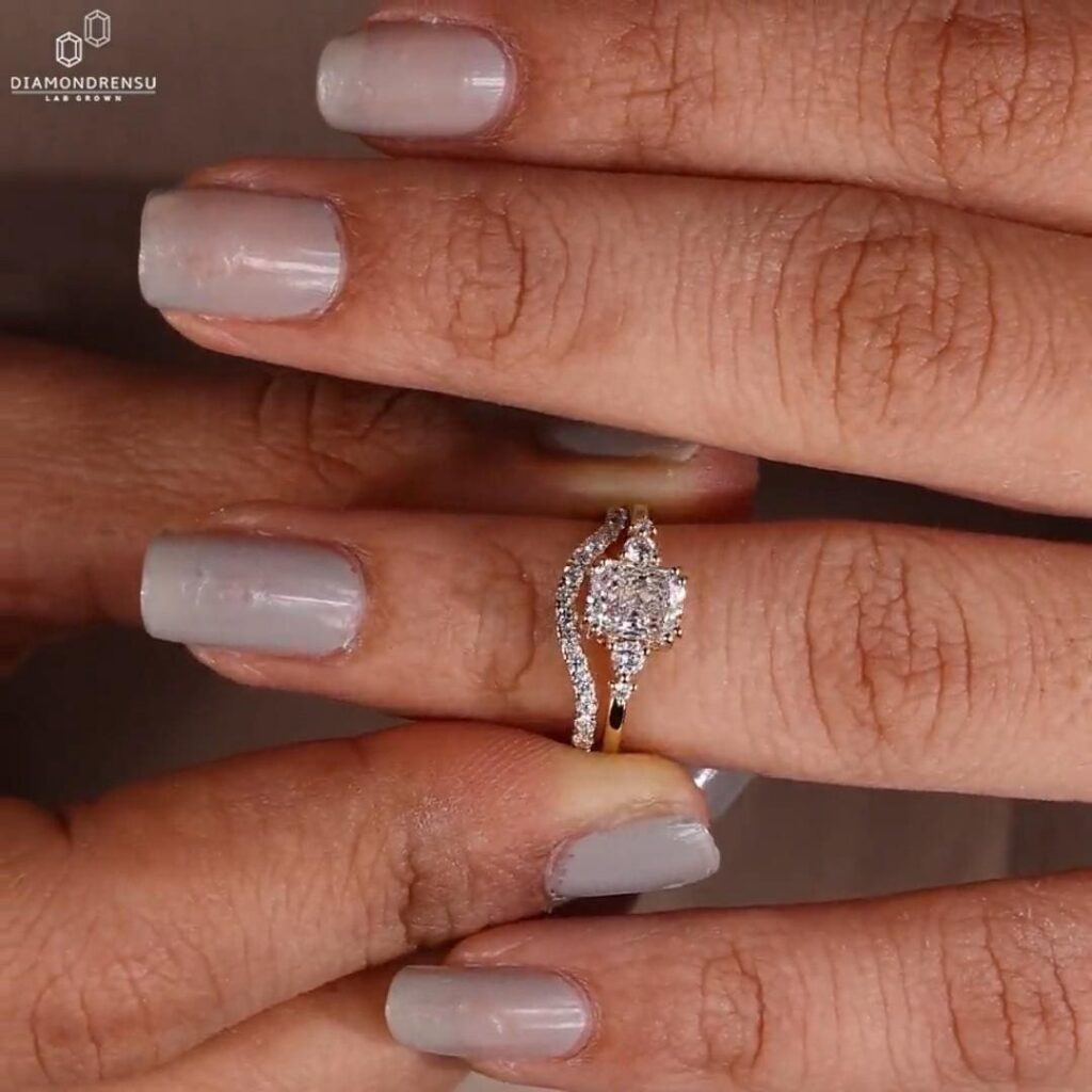 Curved Radiant Cut Bridal Set
